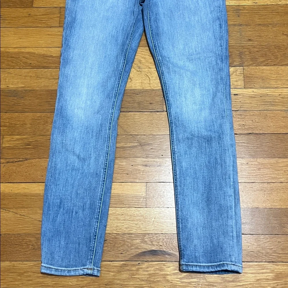 Reformation Harper Ultra High Rise Skinny Jeans in Cyprus Blue. Size 28